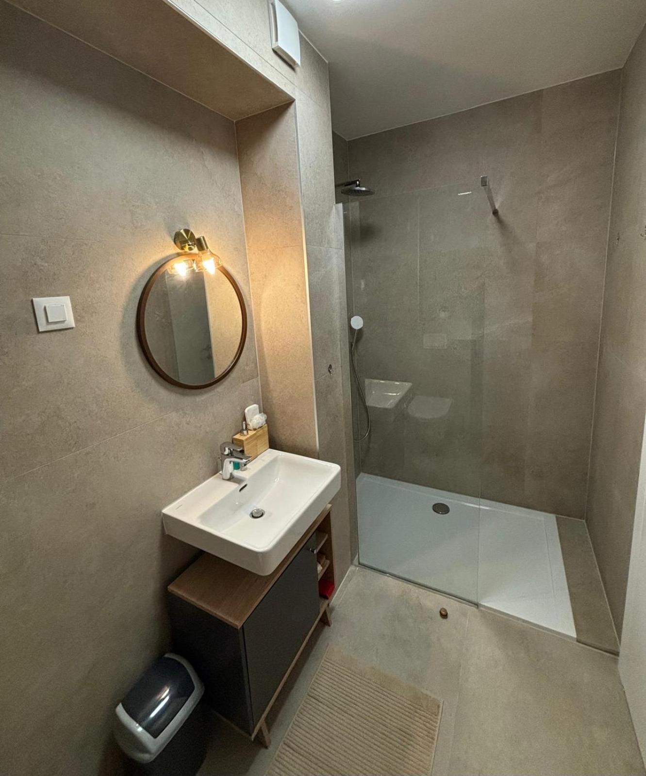 Leni Arena Zagreb Apartment ภายนอก รูปภาพ
